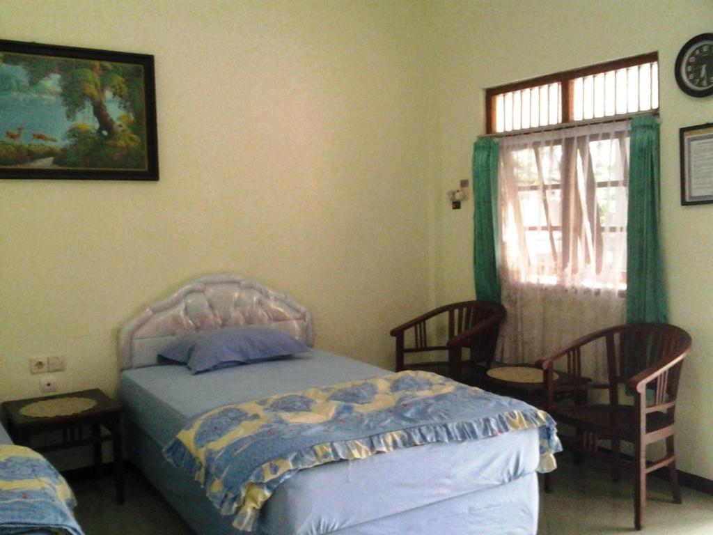 Hotel Wisma Djaja Syariah Bojonegoro חדר תמונה