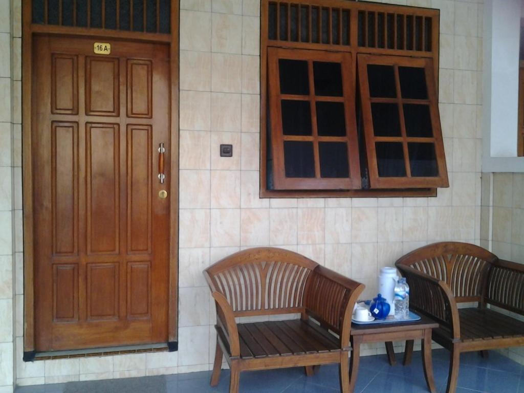 Hotel Wisma Djaja Syariah Bojonegoro חדר תמונה