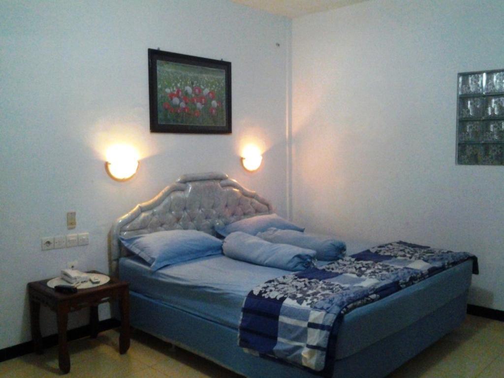 Hotel Wisma Djaja Syariah Bojonegoro חדר תמונה
