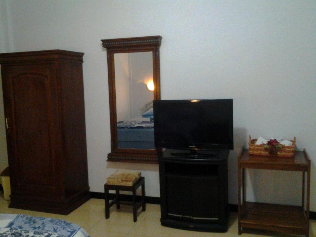 Hotel Wisma Djaja Syariah Bojonegoro חדר תמונה