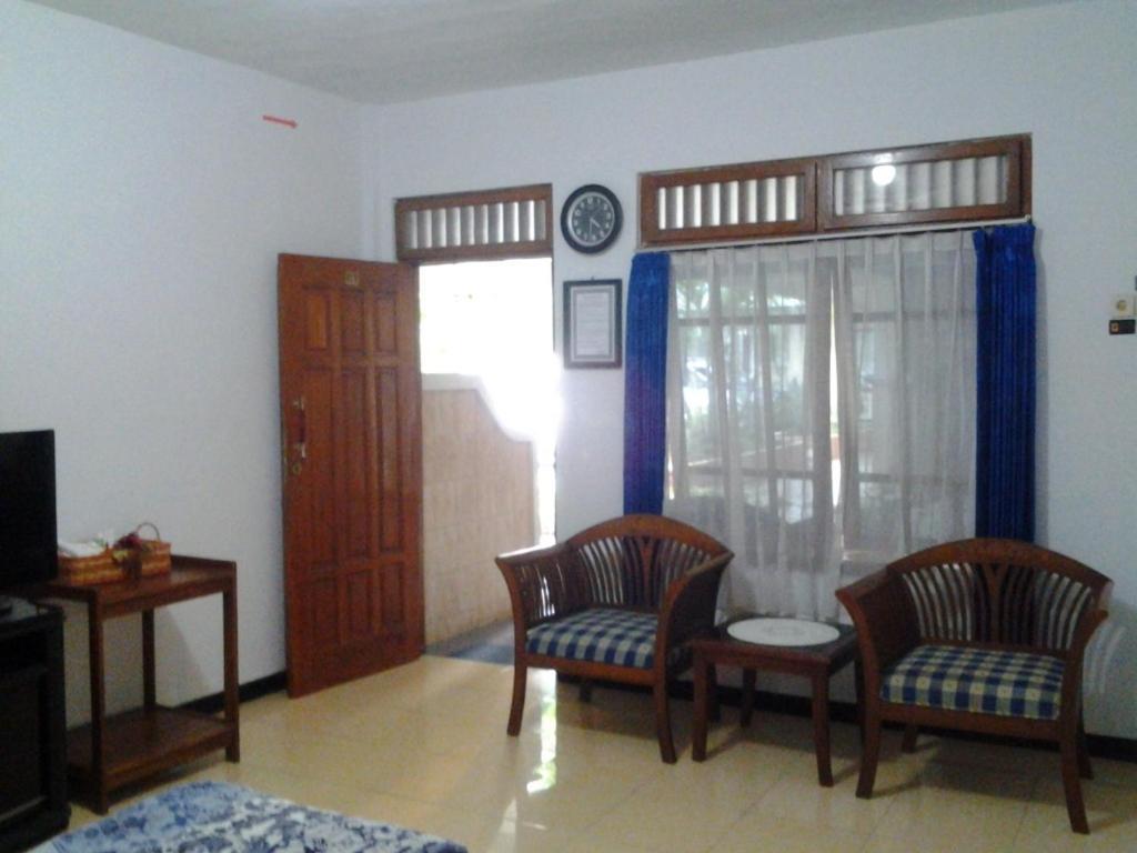 Hotel Wisma Djaja Syariah Bojonegoro חדר תמונה