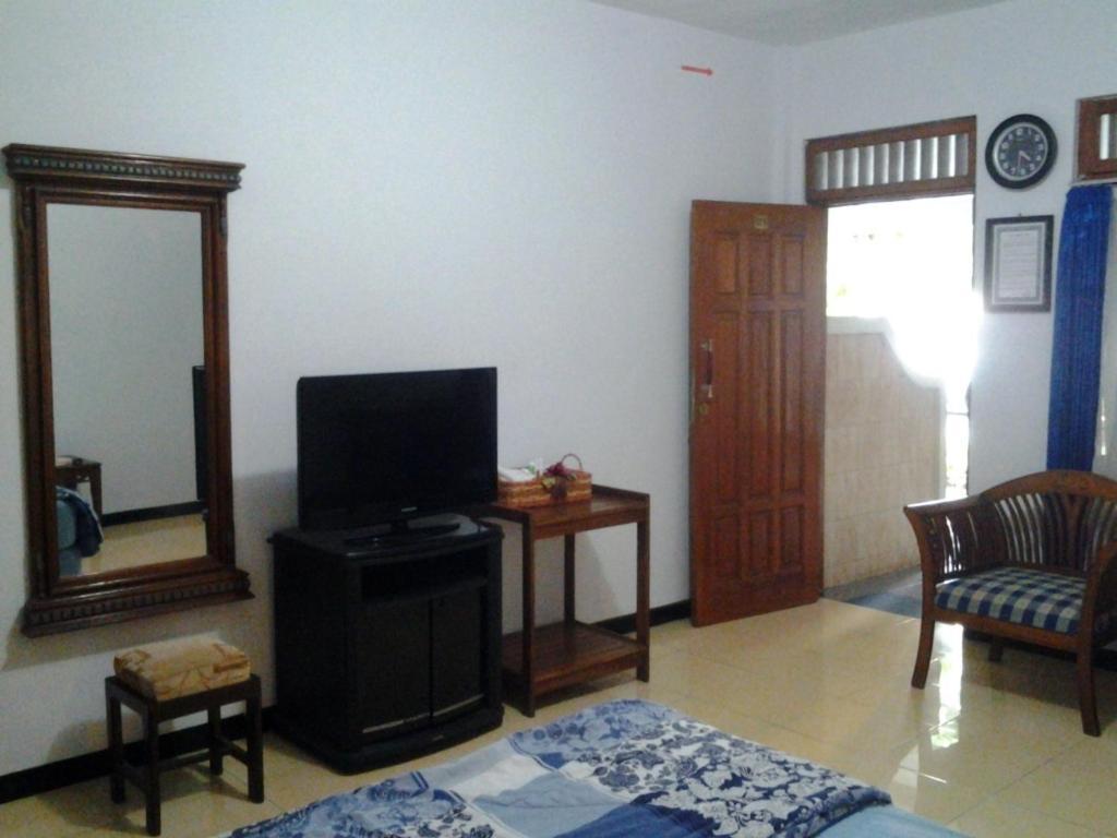 Hotel Wisma Djaja Syariah Bojonegoro חדר תמונה