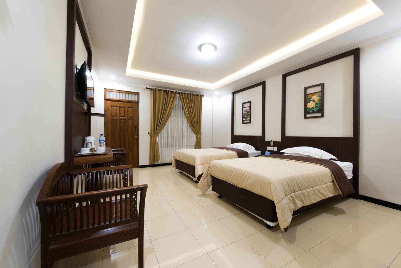 Hotel Wisma Djaja Syariah Bojonegoro מראה חיצוני תמונה