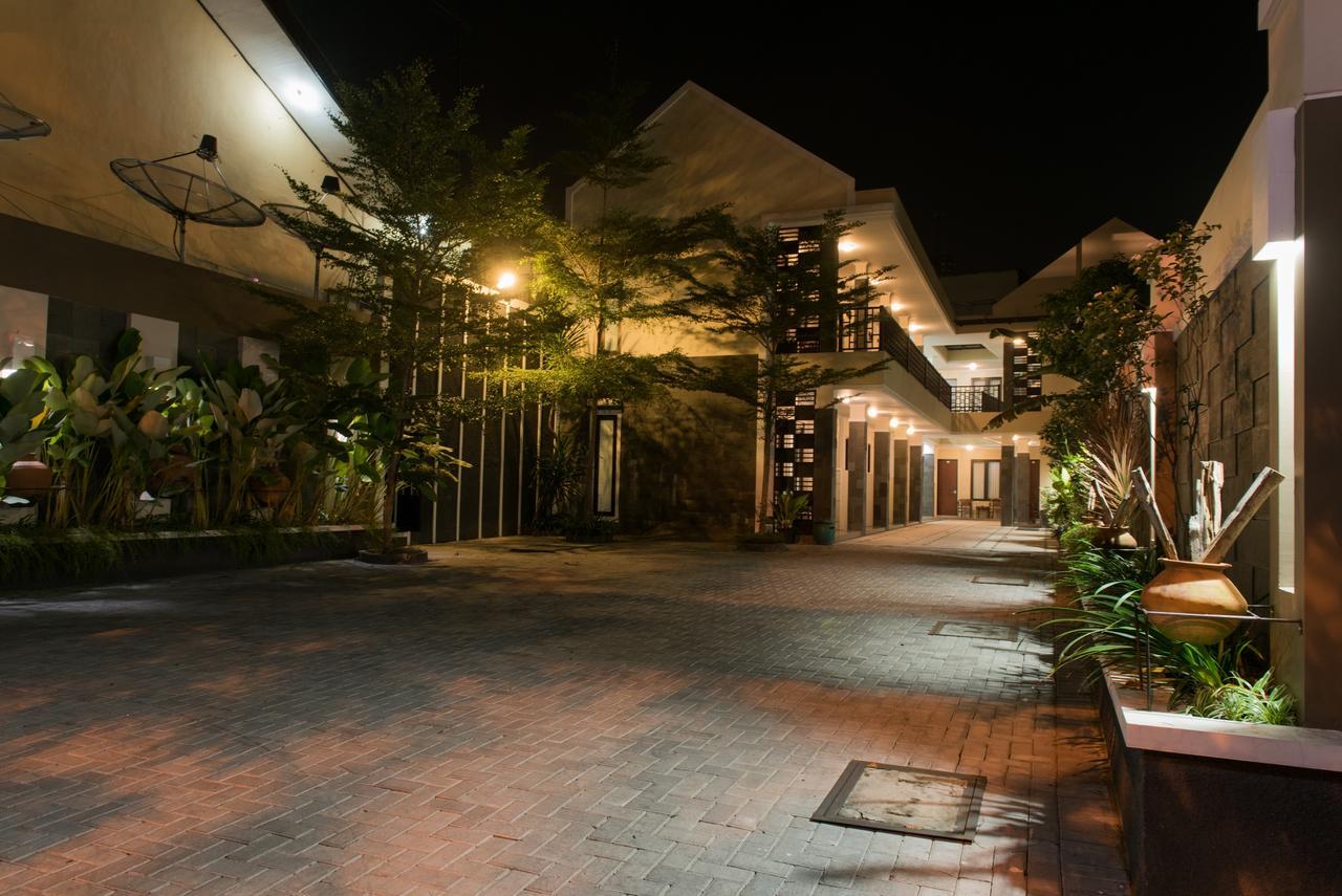 Hotel Wisma Djaja Syariah Bojonegoro מראה חיצוני תמונה