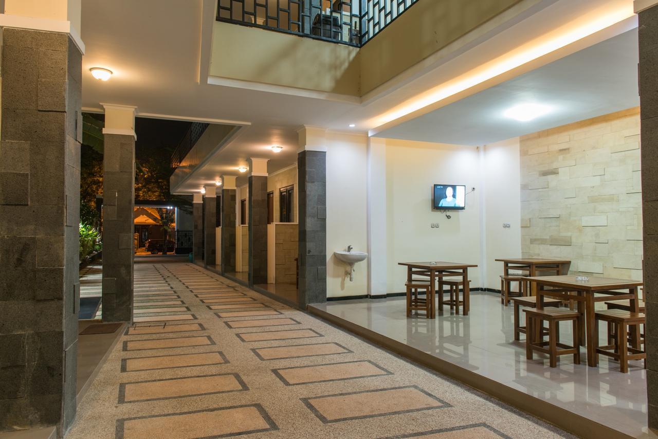 Hotel Wisma Djaja Syariah Bojonegoro מראה חיצוני תמונה