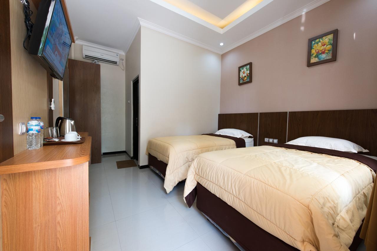 Hotel Wisma Djaja Syariah Bojonegoro מראה חיצוני תמונה