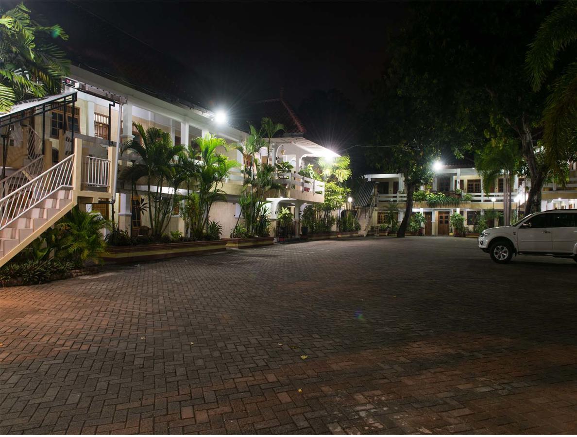 Hotel Wisma Djaja Syariah Bojonegoro מראה חיצוני תמונה