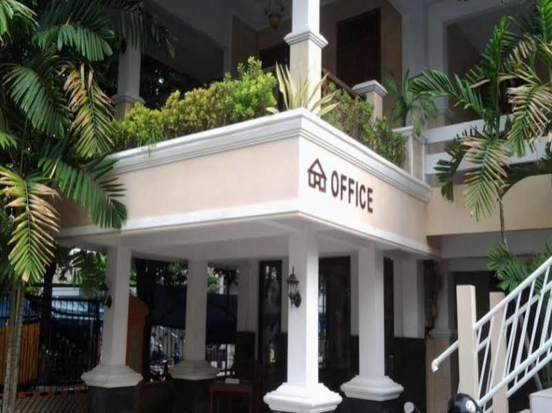 Hotel Wisma Djaja Syariah Bojonegoro מראה חיצוני תמונה