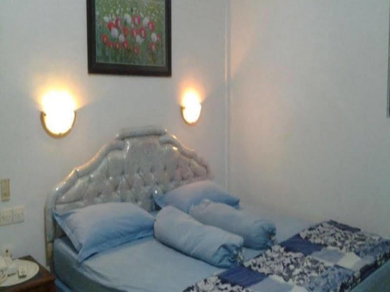 Hotel Wisma Djaja Syariah Bojonegoro מראה חיצוני תמונה